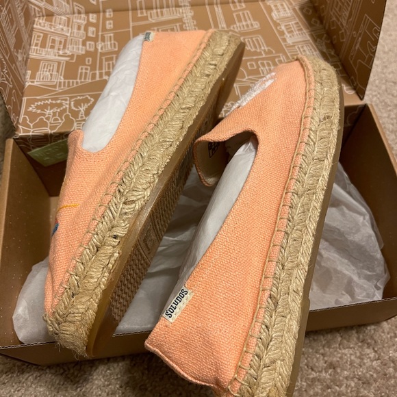 Aloha Saludos Espadrilles (size 8) - Picture 3 of 7